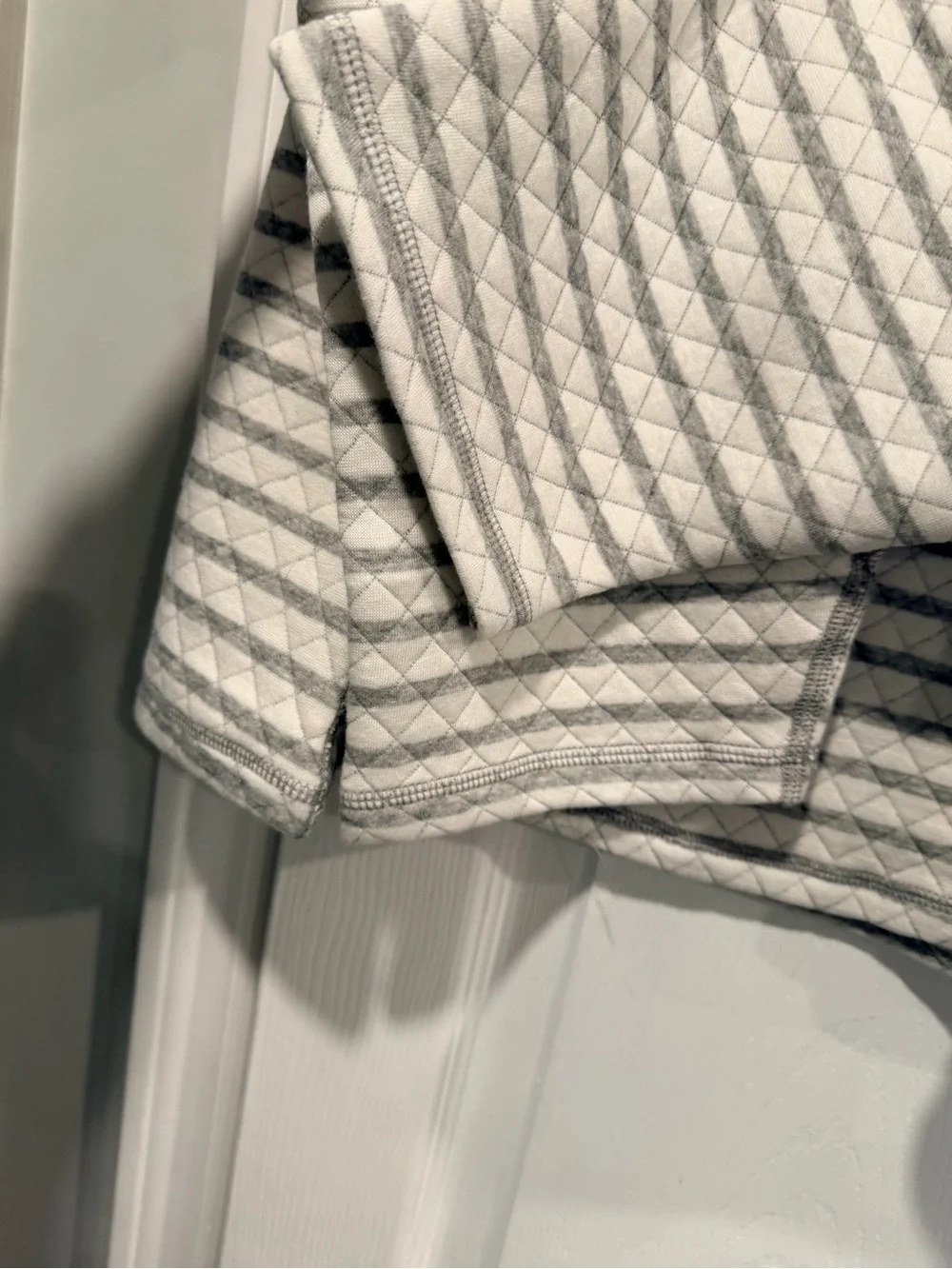NWOT J. Crew Size 2X Gray Cream Reversible Quilted Striped Crew Sweatshirt